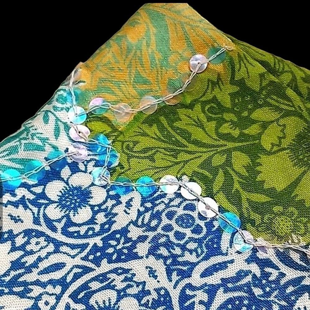 Multi-Patterned Fabricsequined Wristlet Purse - image 3